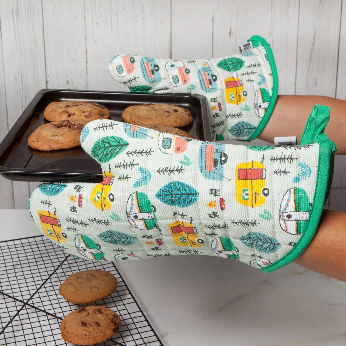 Happy Camper Oven Mitt
